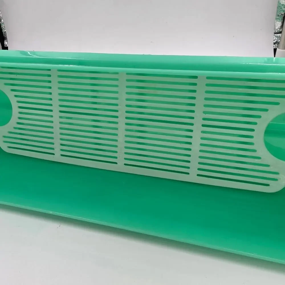 Tupperware Vintage Jadeite Green 3 Piece Celery Crisper #892-! Clear Lid #893-1